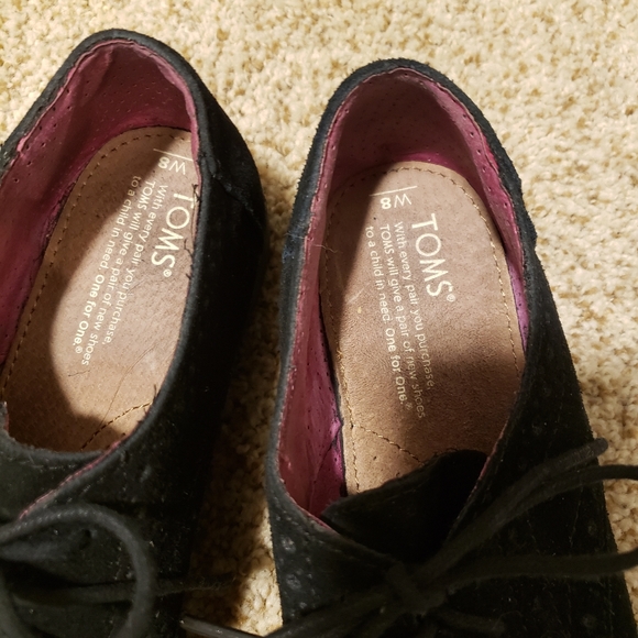 Shoes - Picture 4 of 8